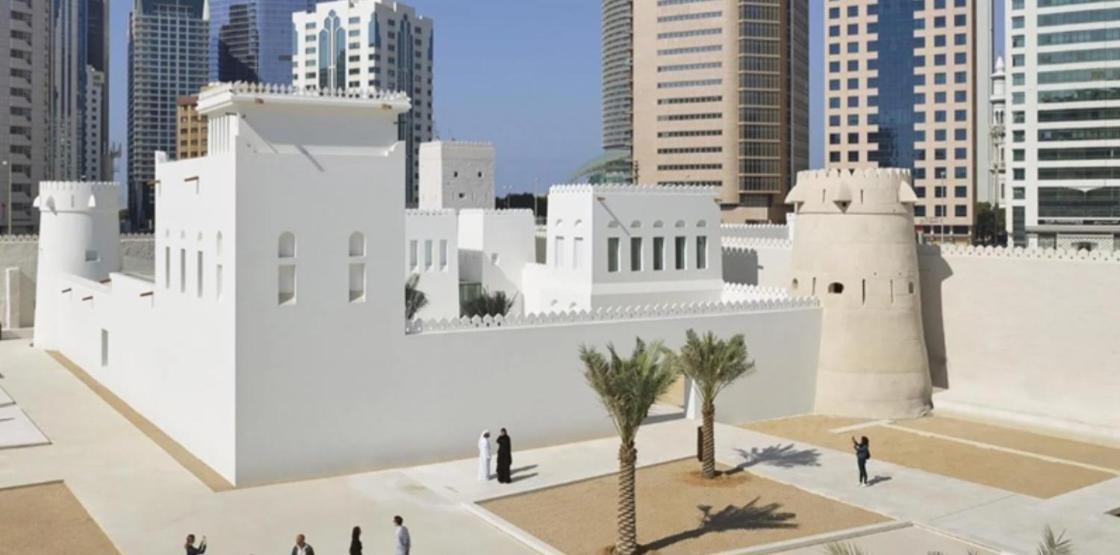 Corniche Street - Extremely Unique Room Abu Dhabi Exterior photo