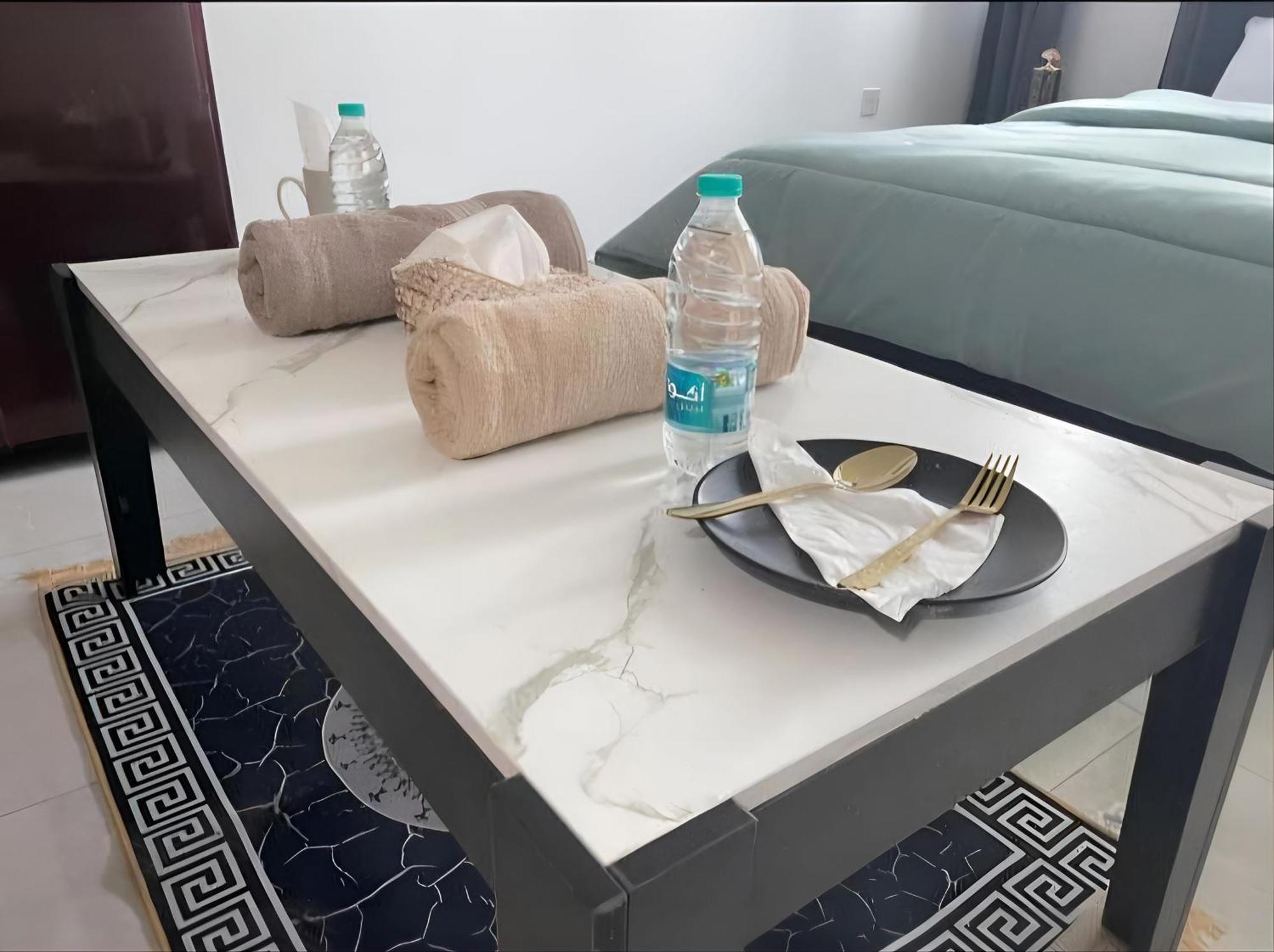 Corniche Street - Extremely Unique Room Abu Dhabi Exterior photo